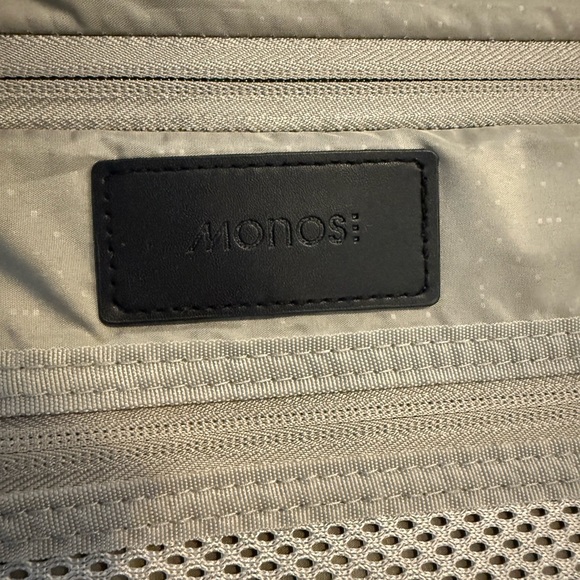 Monos Trunk Silver Hard Shell Suitcase - Picture 4 of 15